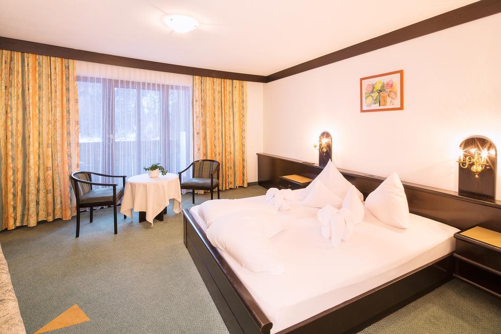 Hotel Neue Burg Nauders Rom bilde