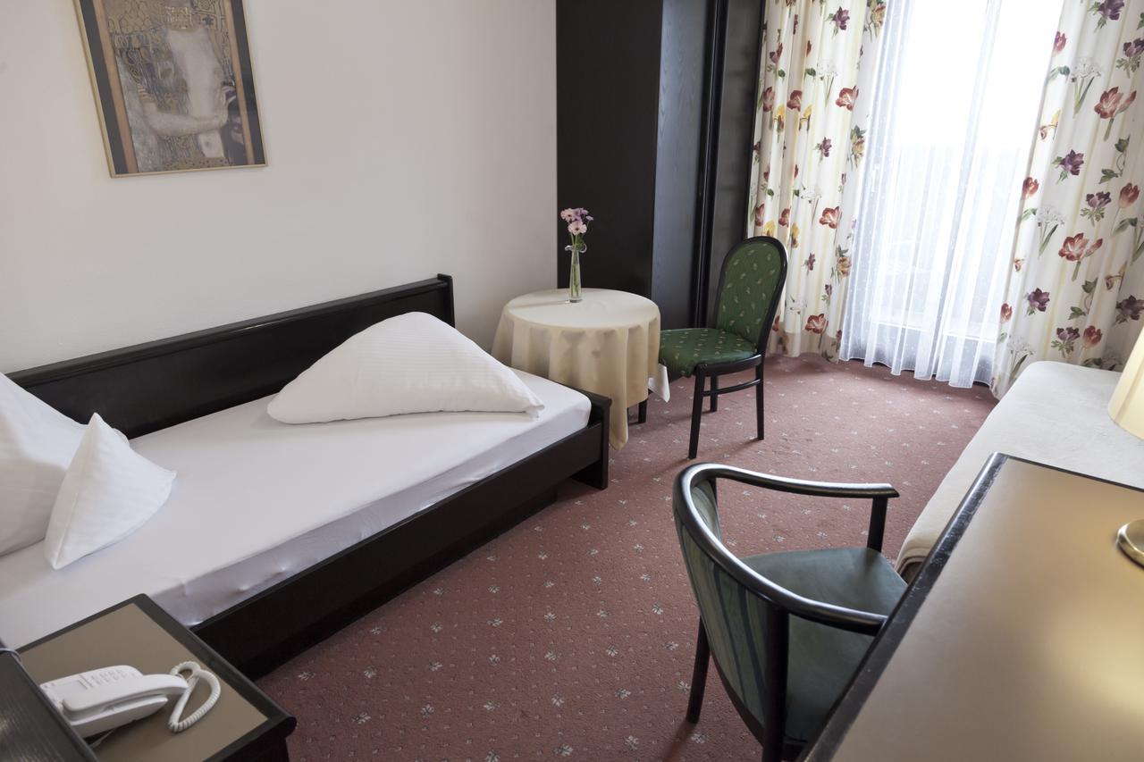 Hotel Neue Burg Nauders Eksteriør bilde